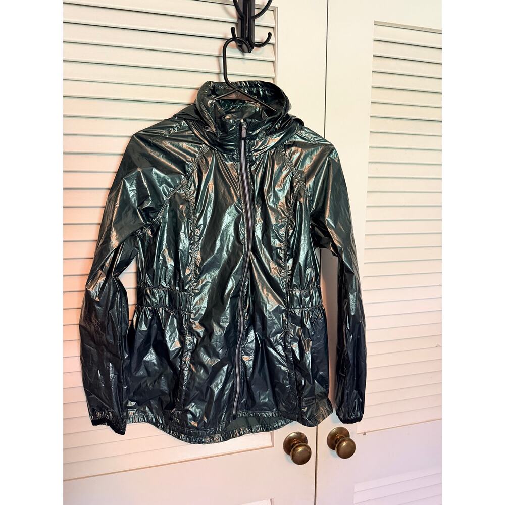 Calvin Klein Performance shiny green rain jacket size Medium - Picture 2 of 7
